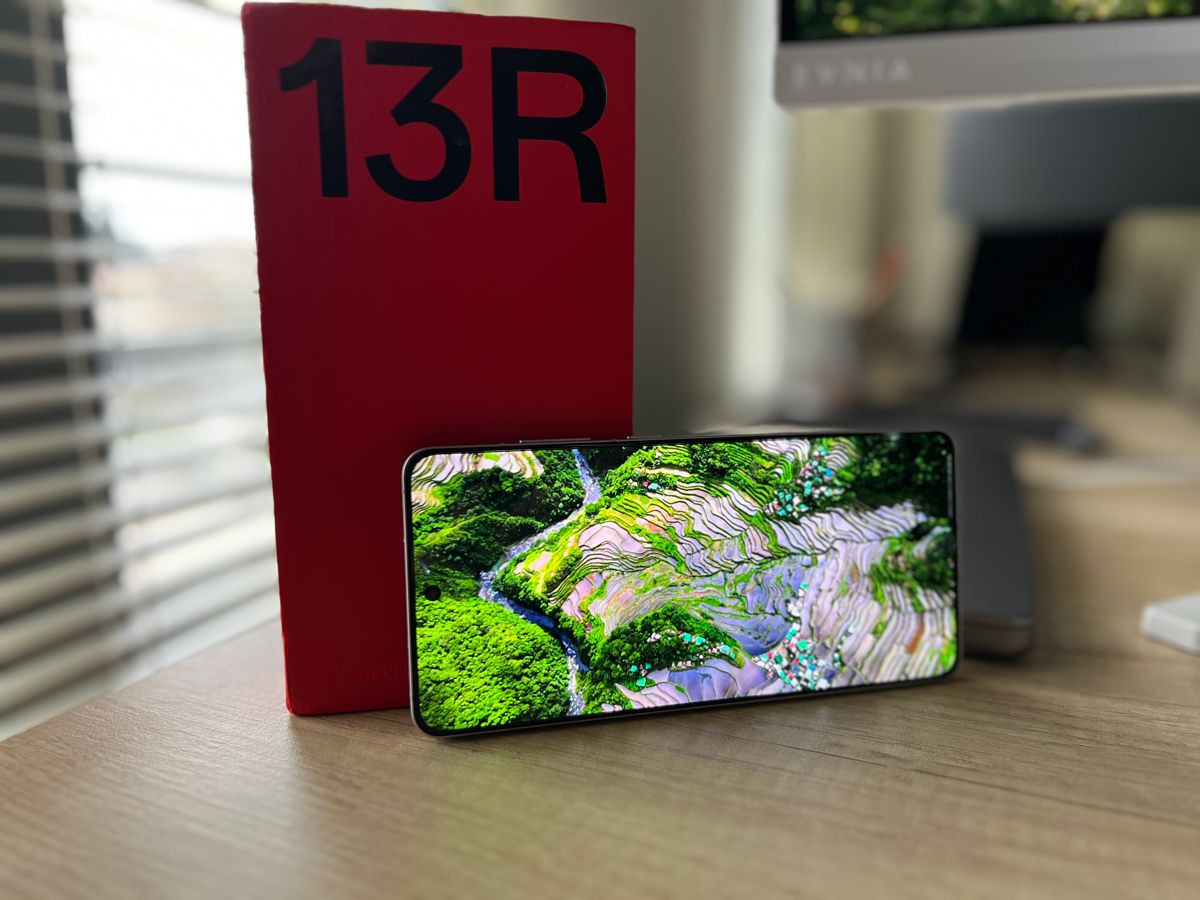 oneplus-13r-techgear-review-1.jpg