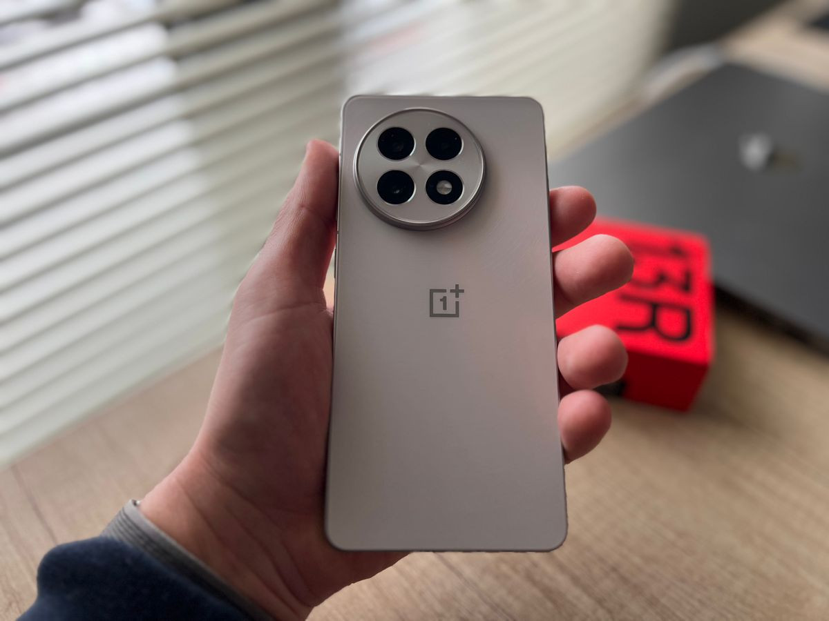 oneplus-13r-techgear-review-4.jpg