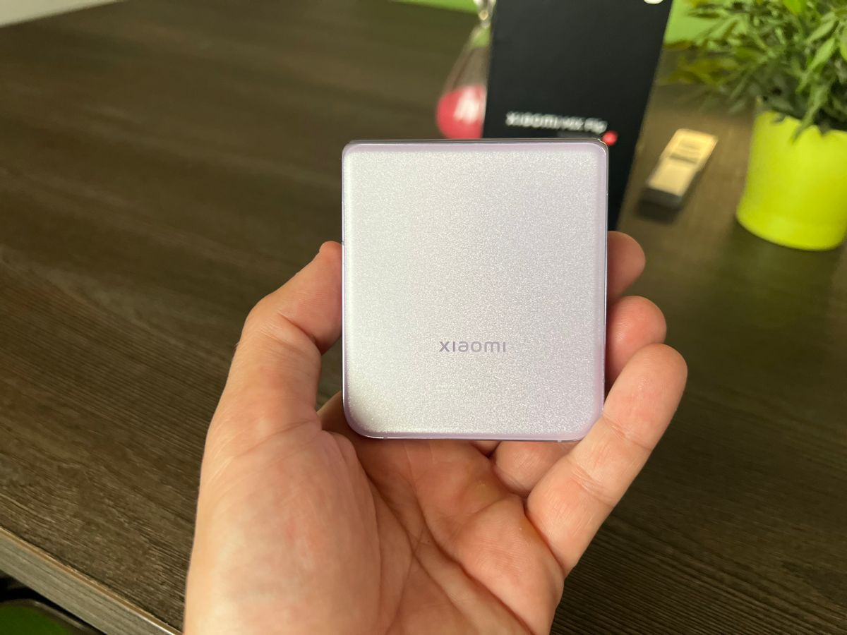 xiaomi-mix-flip-techgear-review-3.jpg xiaomi-mix-flip-techgear-review-3.jpg
