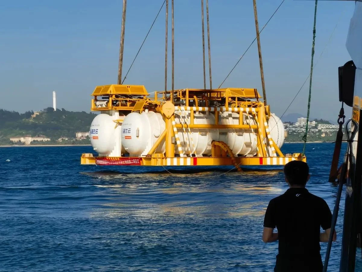 hailanyun-underwater-data-center-3.jpg hailanyun-underwater-data-center-3.jpg