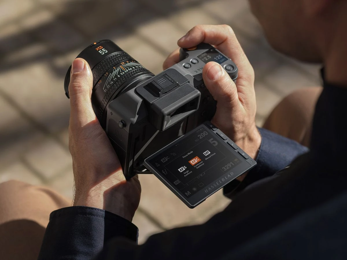 hasselblad-x2d-ii-100c.jpg hasselblad-x2d-ii-100c.jpg