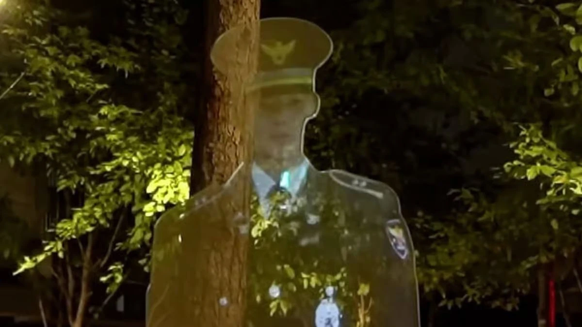 holographic-policeman-korea.jpg holographic-policeman-korea.jpg