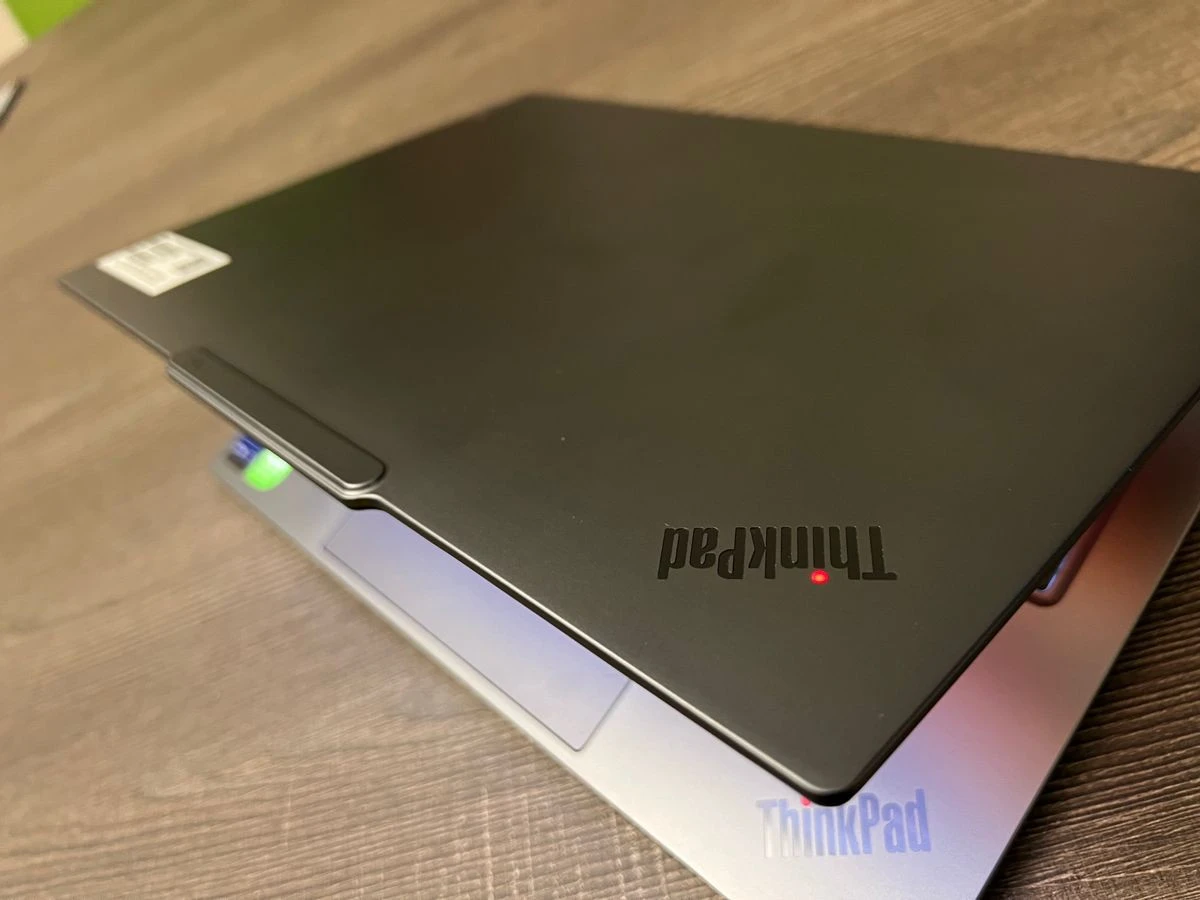 lenovo-thinkpad-x9-aura-edition-techgear-review-10.jpg lenovo-thinkpad-x9-aura-edition-techgear-review-10.jpg