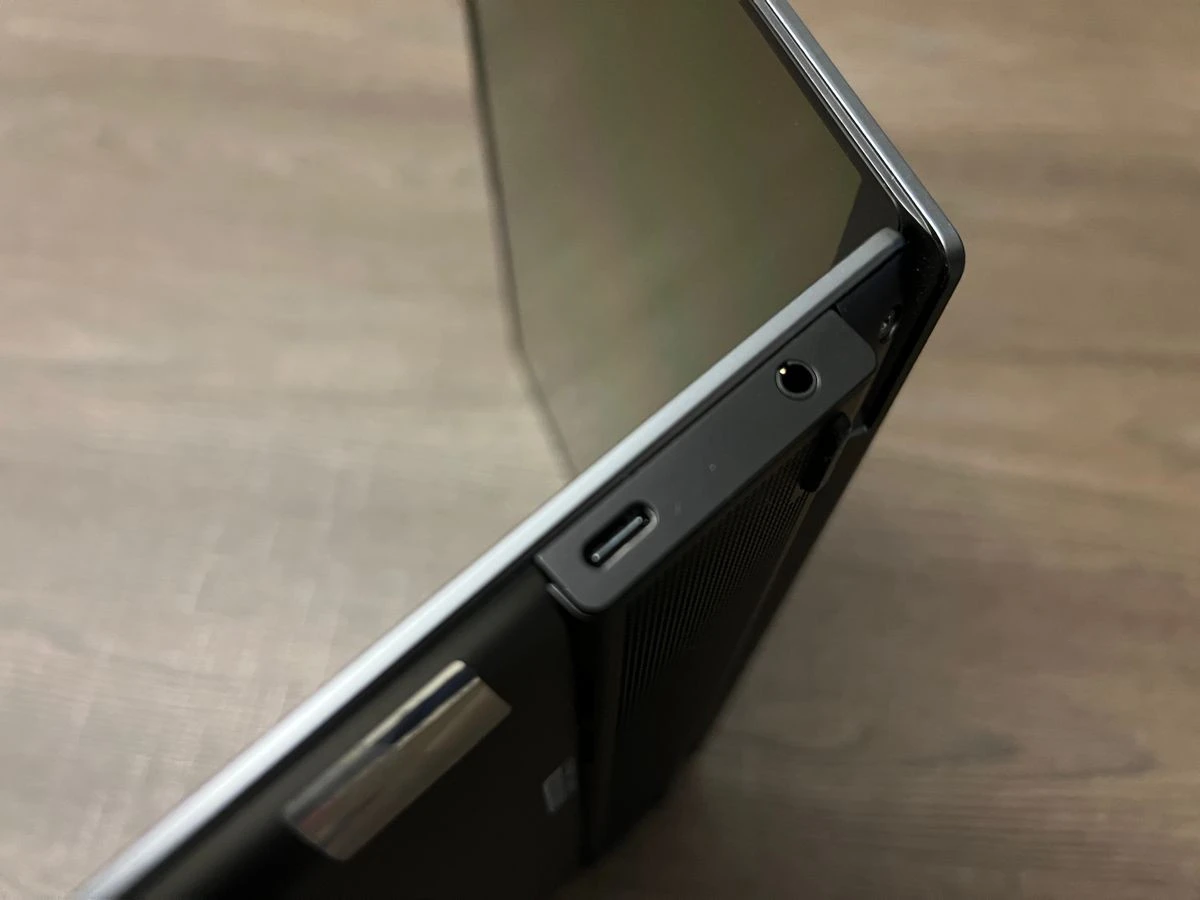 lenovo-thinkpad-x9-aura-edition-techgear-review-12.jpg lenovo-thinkpad-x9-aura-edition-techgear-review-12.jpg