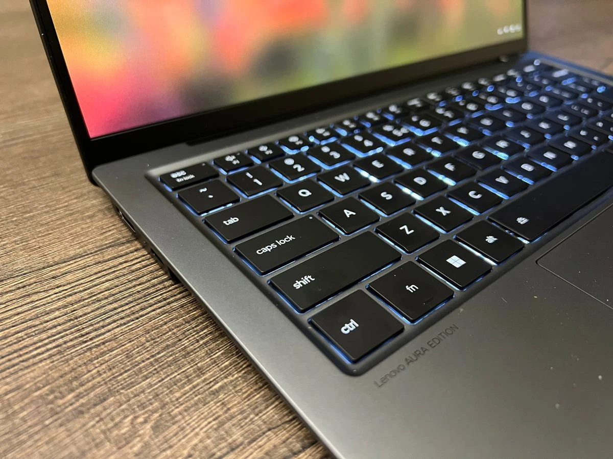lenovo-thinkpad-x9-aura-edition-techgear-review-14.jpg lenovo-thinkpad-x9-aura-edition-techgear-review-14.jpg