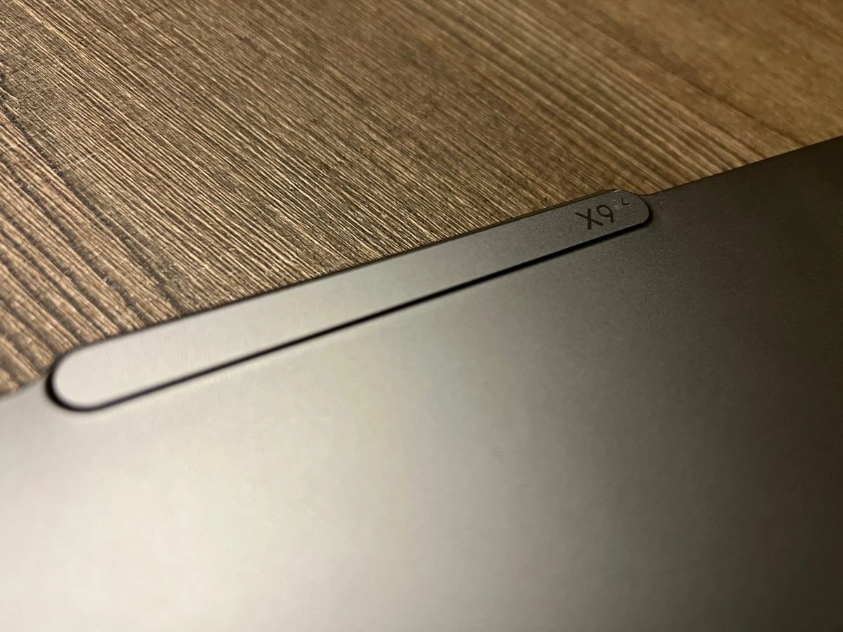 lenovo-thinkpad-x9-aura-edition-techgear-review-9.jpg lenovo-thinkpad-x9-aura-edition-techgear-review-9.jpg