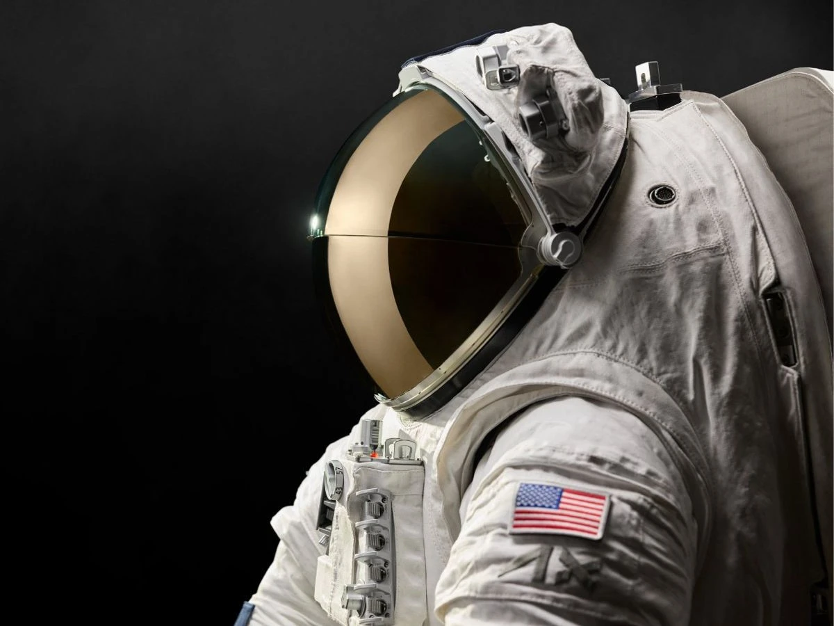 oakley-axiom-space-1.jpg oakley-axiom-space-1.jpg