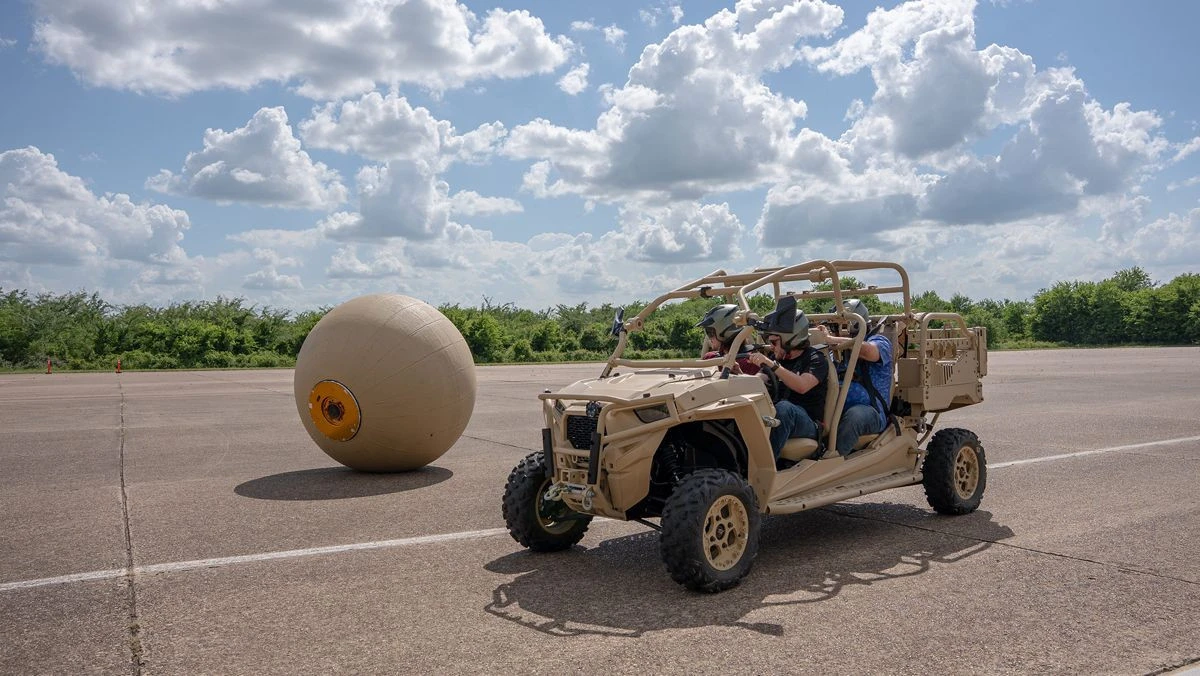 roboball-1.jpg roboball-1.jpg