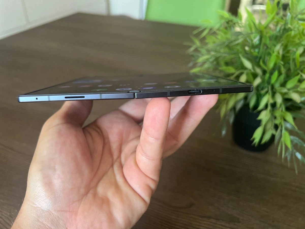 samsung-galaxy-z-fold7-techgear-review-7.jpg samsung-galaxy-z-fold7-techgear-review-7.jpg