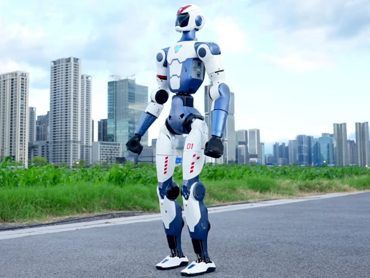 unitree-r1.jpg unitree-r1.jpg