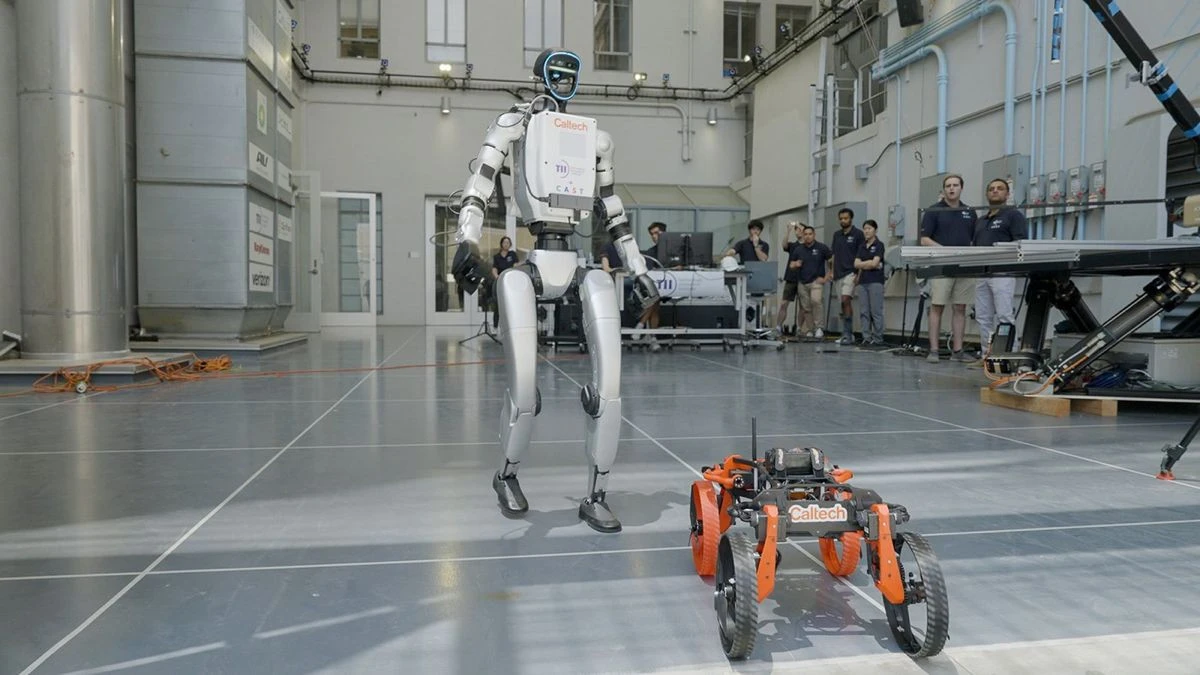 caltech-x1-robot-1.jpg caltech-x1-robot-1.jpg