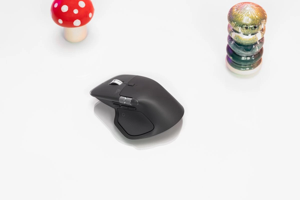 logitech-mx-master-4-1.jpg logitech-mx-master-4-1.jpg