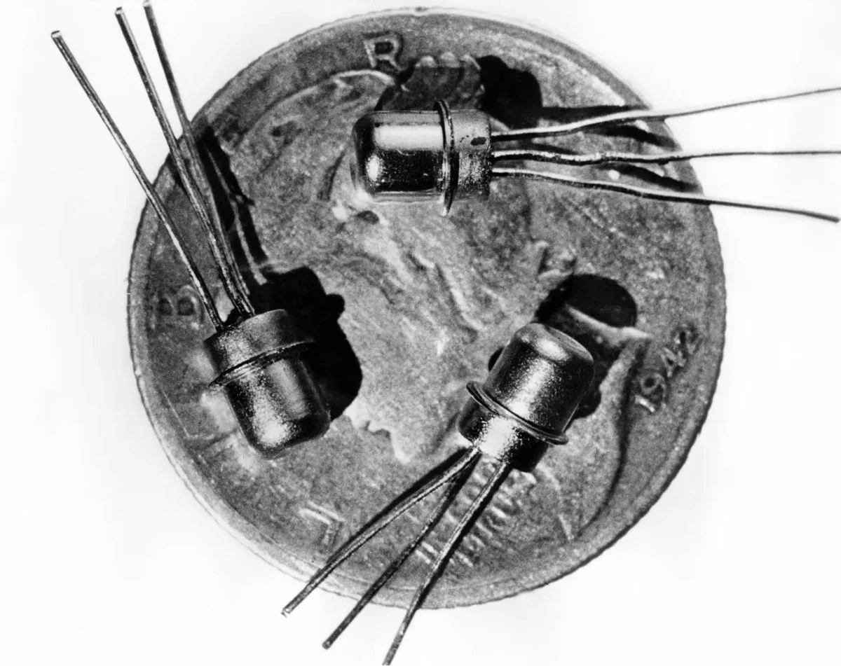 m1-transistor.jpg m1-transistor.jpg