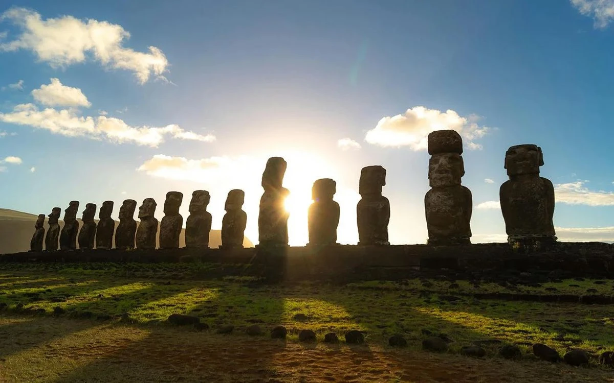 moai-walking-1.jpg moai-walking-1.jpg