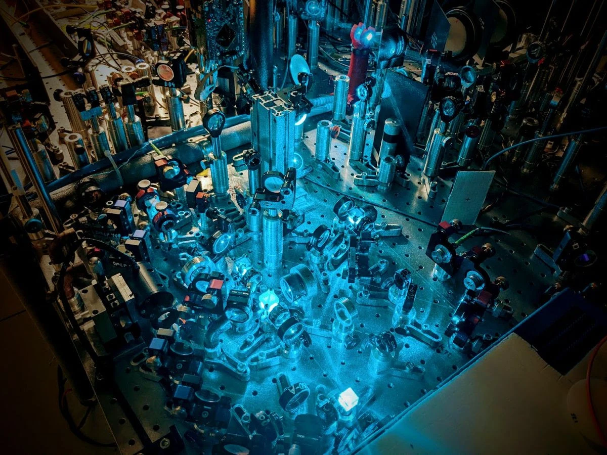 quantum-laser-antenna.jpg quantum-laser-antenna.jpg