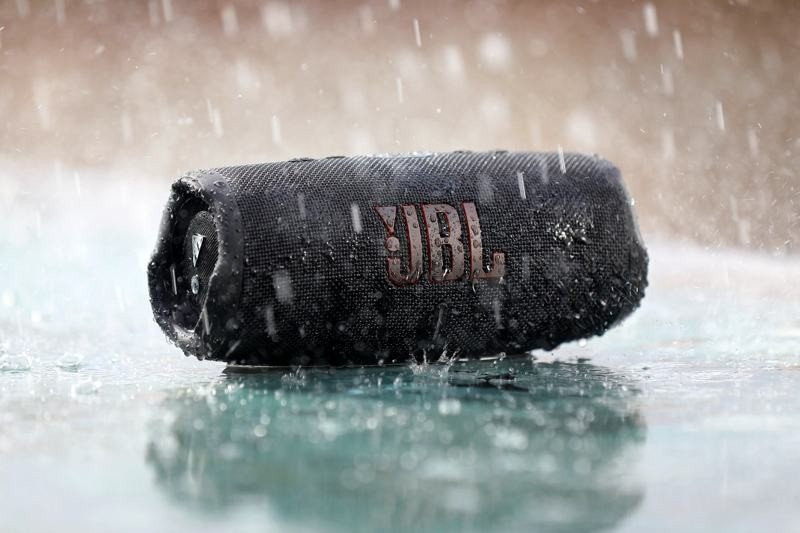 JBL Charge 5: Το νέο πανίσχυρο φορητό ηχείο στα €199