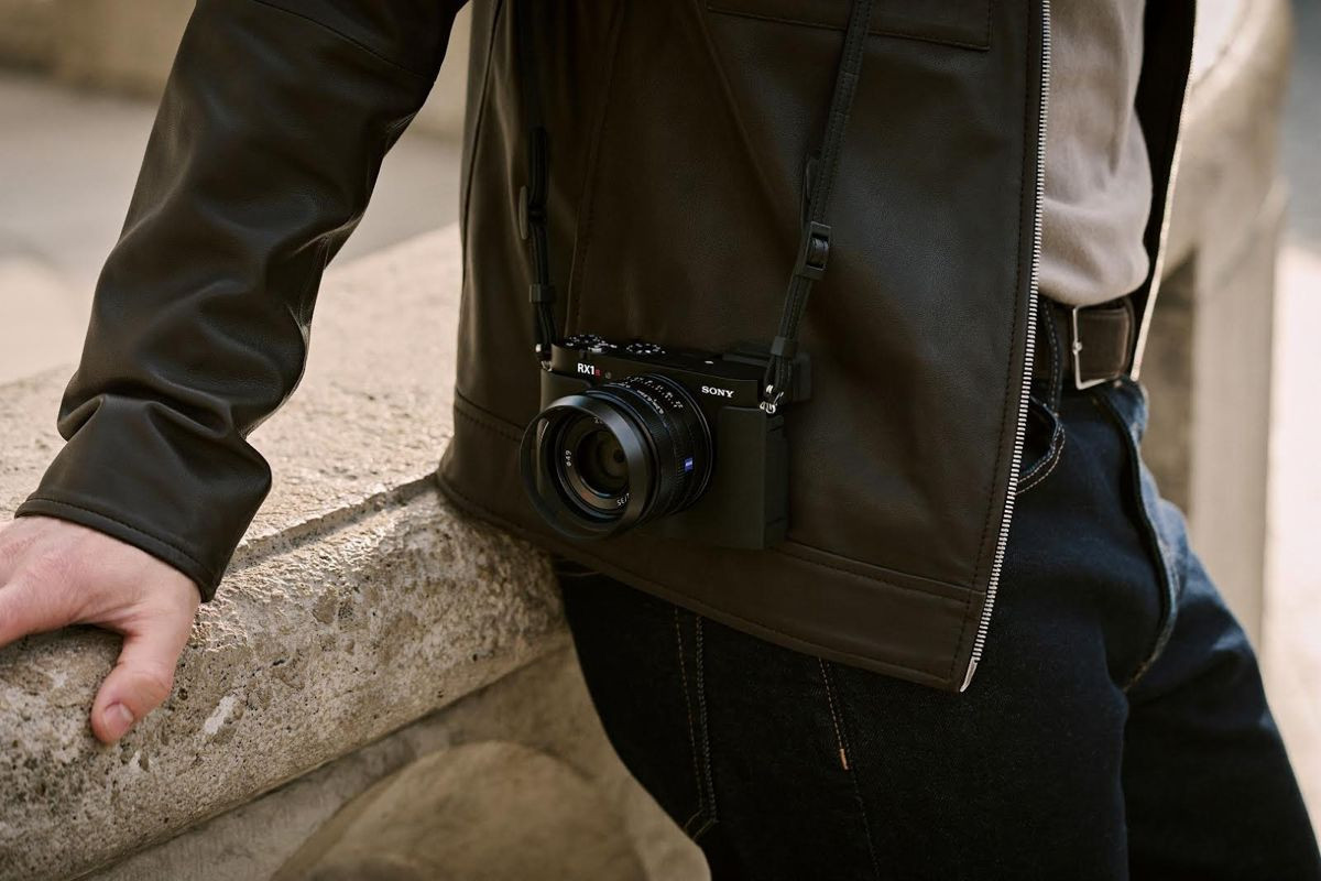 Sony RX1R III: Επίσημα η νέα compact full-frame με σταθερό φακό Sony RX1R III: Επίσημα η νέα compact full-frame με σταθερό φακό