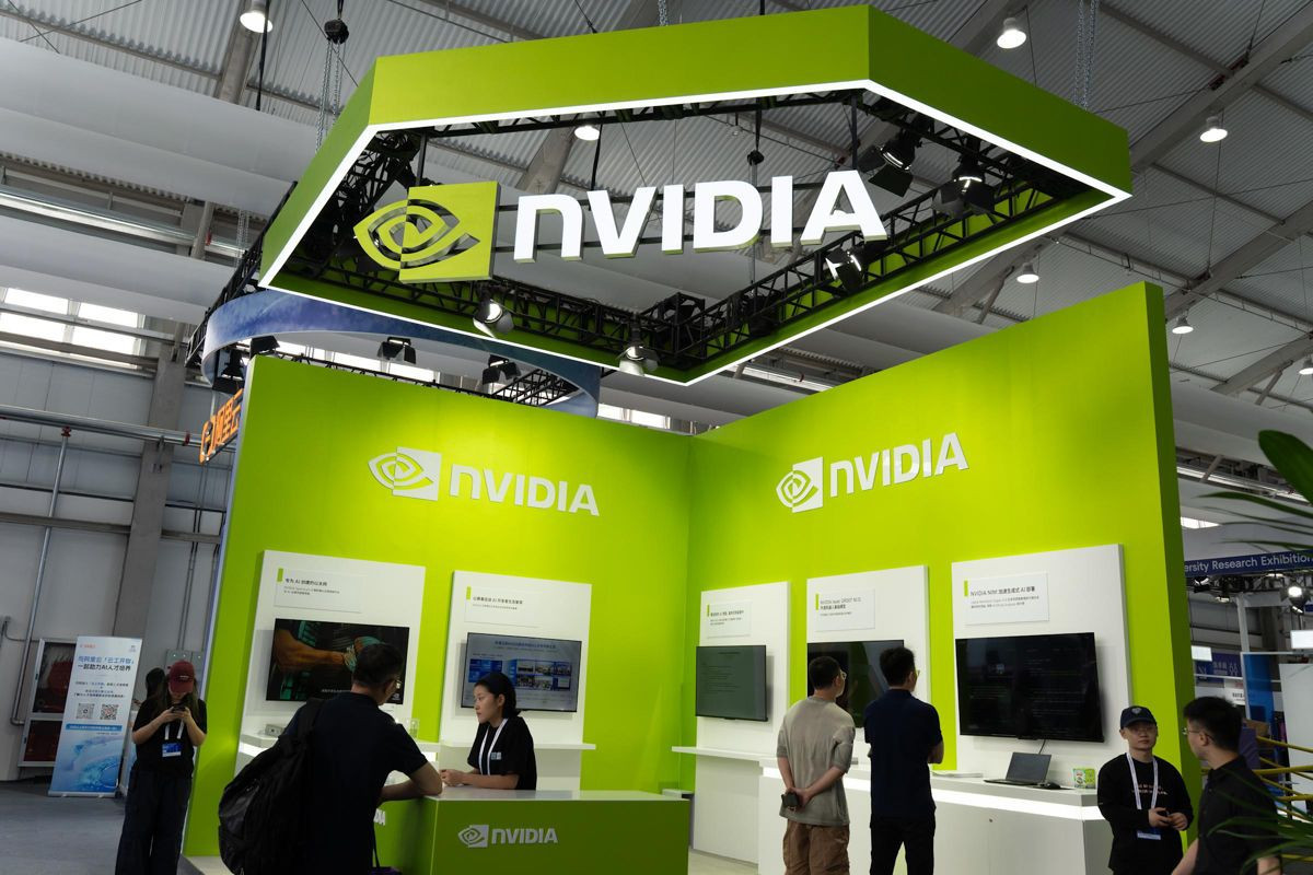 Η Κίνα μπλοκάρει την αγορά AI chips της NVIDIA από εγχώριες εταιρείες Η Κίνα μπλοκάρει την αγορά AI chips της NVIDIA από εγχώριες εταιρείες
