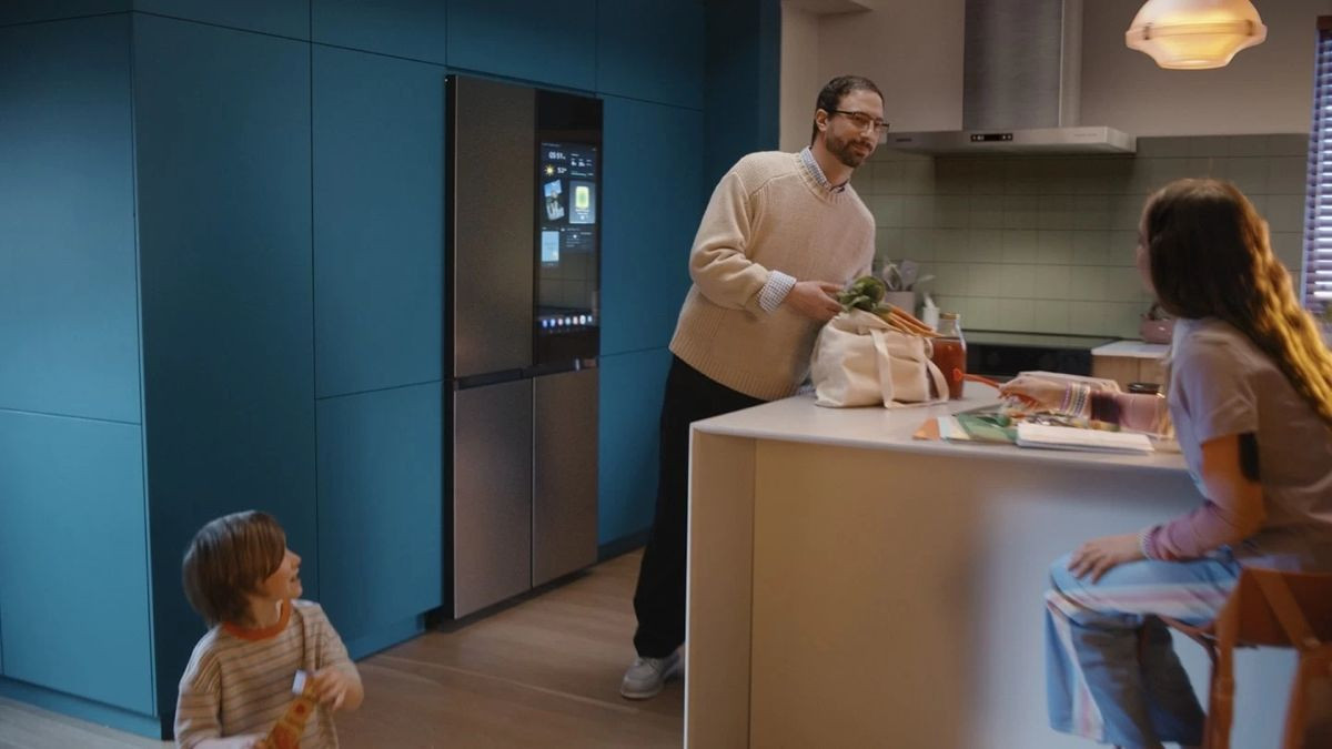 Η Samsung ξεκίνησε να εμφανίζει διαφημίσεις στα... ψυγεία της Η Samsung ξεκίνησε να εμφανίζει διαφημίσεις στα... ψυγεία της
