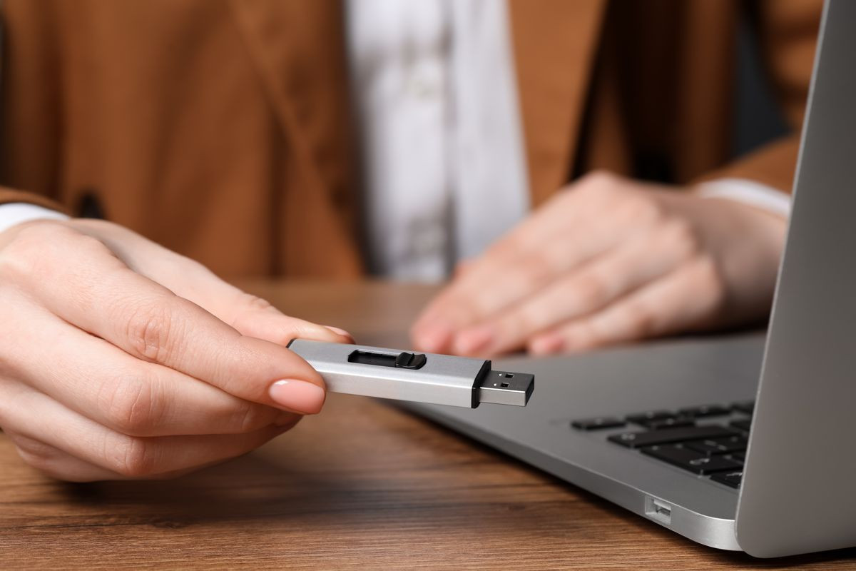 Γιατί δεν πρέπει να βγάζετε ποτέ το USB χωρίς ασφαλή αφαίρεση Γιατί δεν πρέπει να βγάζετε ποτέ το USB χωρίς ασφαλή αφαίρεση
