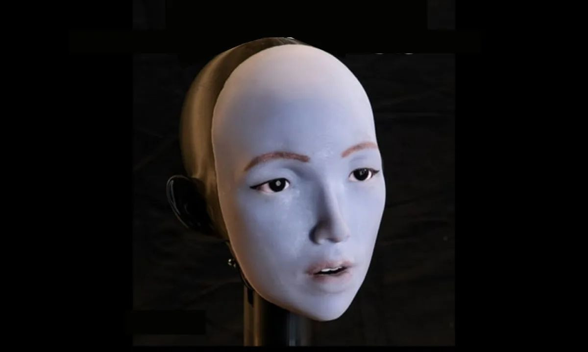 EMO: Το ρομπότ που έμαθε να χαμογελάει κοιτάζοντας τον εαυτό του στον καθρέφτη [Video]