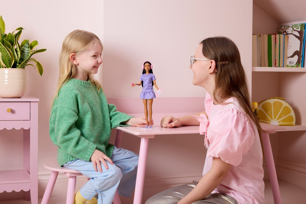 Ιστορική κίνηση από τη Mattel: Κυκλοφορεί η πρώτη Barbie στο φάσμα του αυτισμού