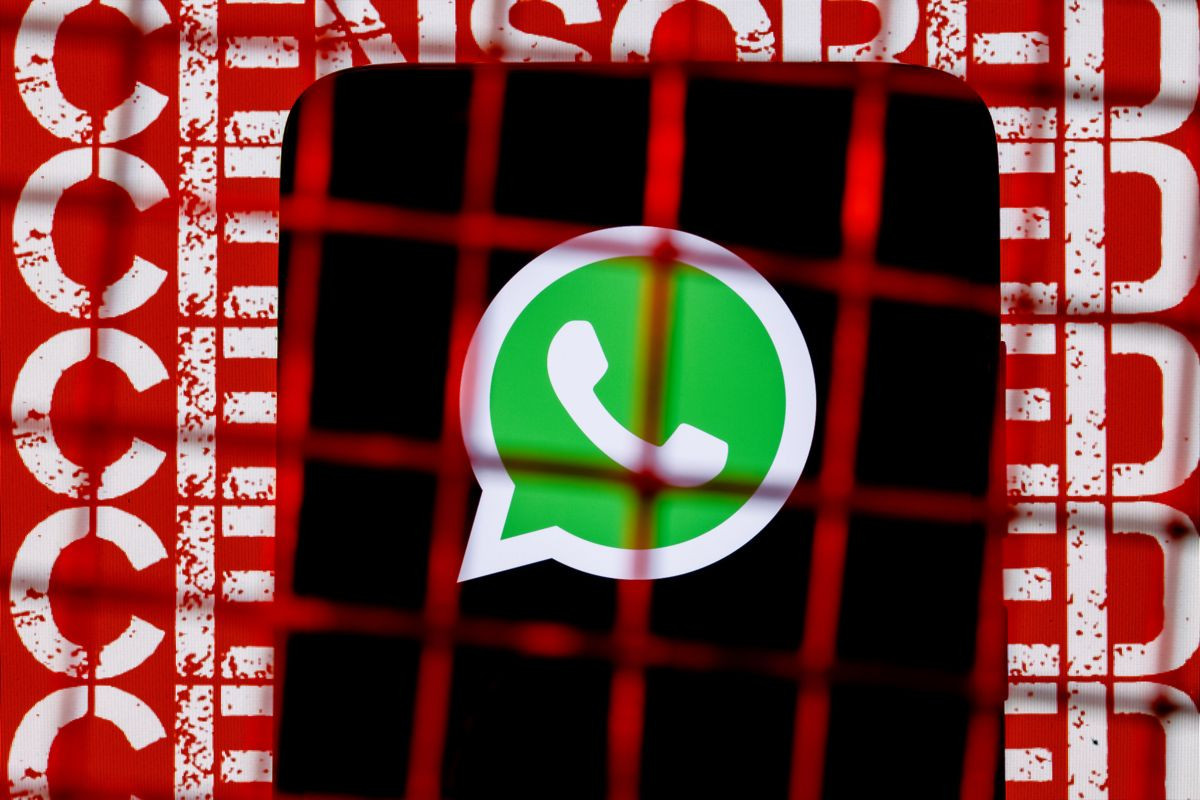 Η Ρωσία βάζει στο στόχαστρο και το WhatsApp
