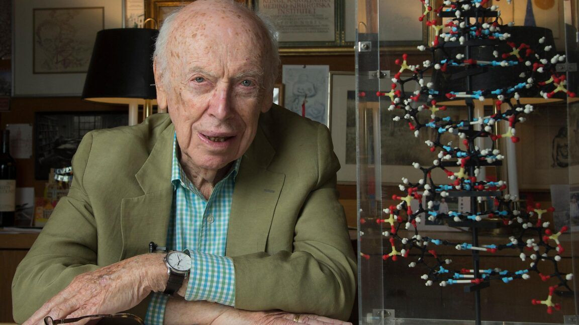 James Watson: Απεβίωσε ο επιστήμονας που αποκρυπτογράφησε το DNA