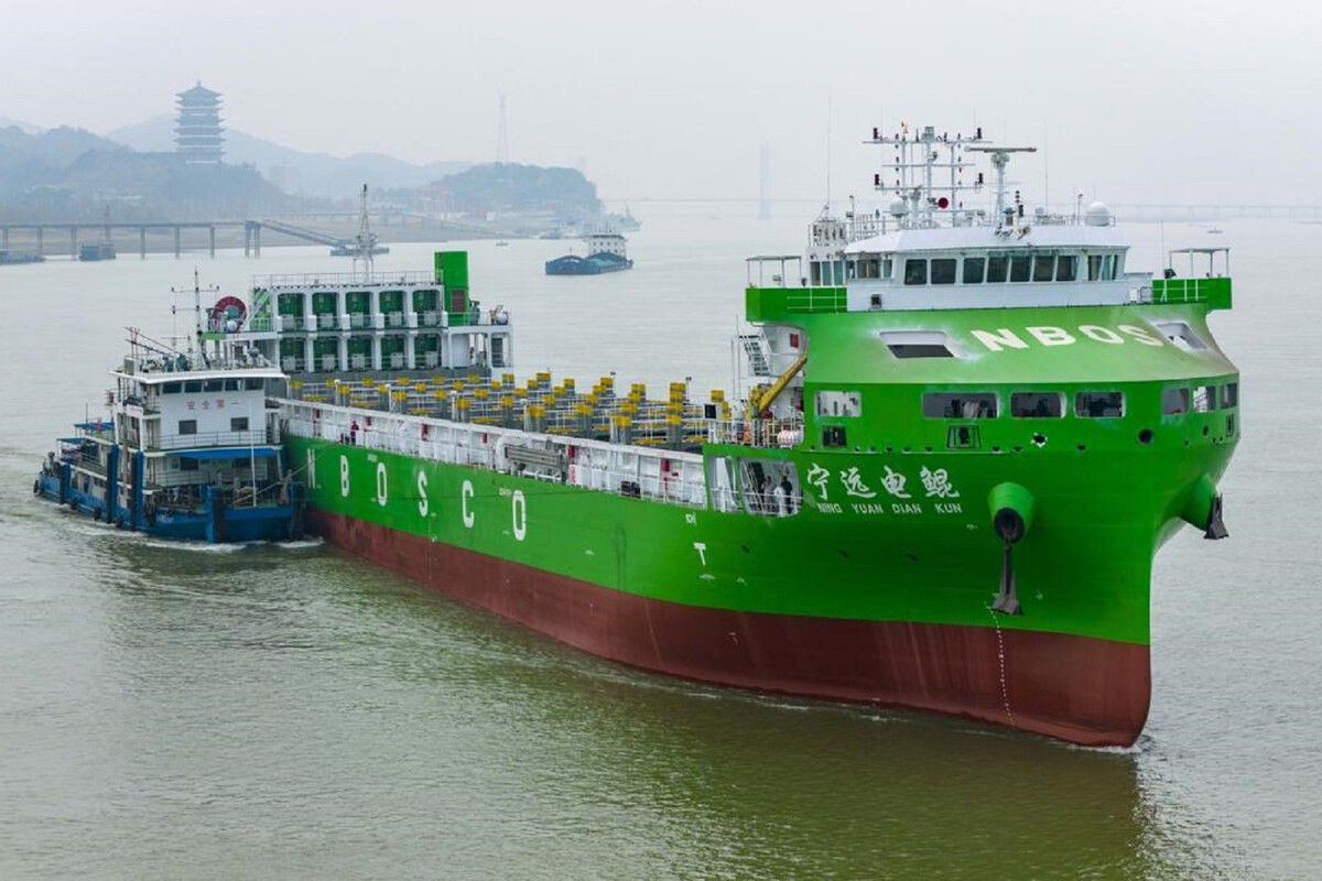 Greenwater 01: Το ηλεκτρικό πλοίο της Κίνας των 10.000 τόνων που αλλάζει... μπαταρίες