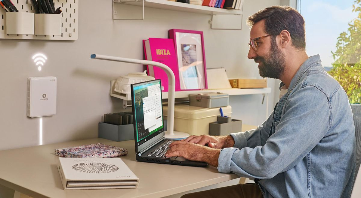 Η COSMOTE φέρνει την επανάσταση στο σπίτι: Οπτική ίνα σε κάθε δωμάτιο και internet που δεν «πέφτει» ποτέ