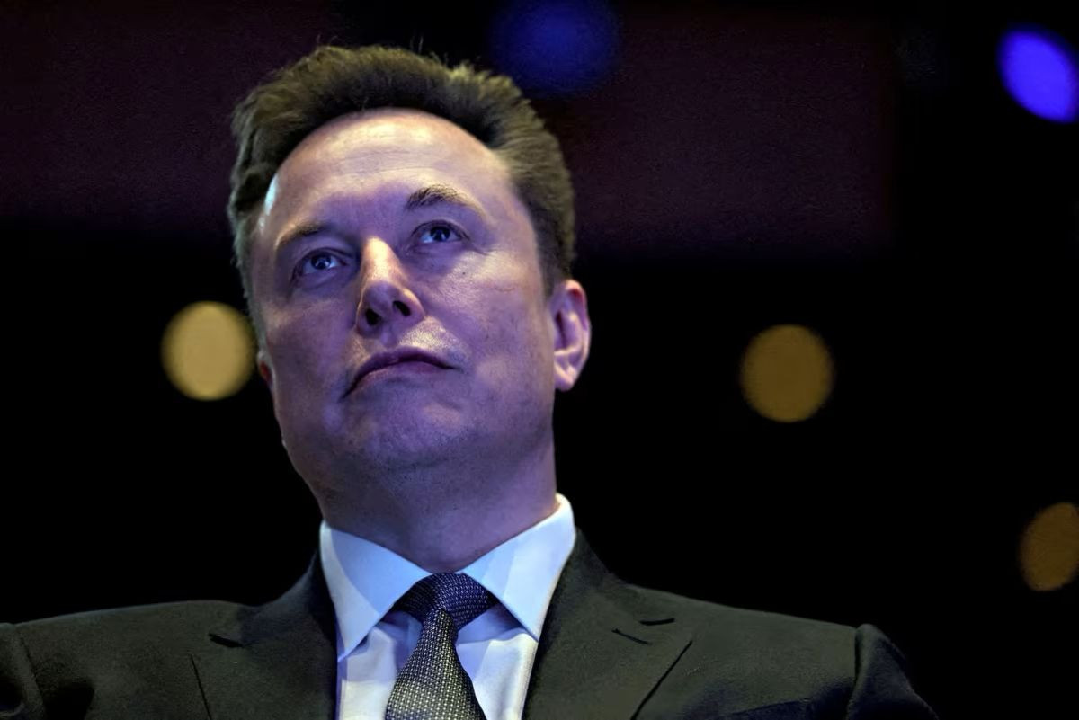 SpaceX: Γιατί ο Elon Musk εγκαταλείπει προσωρινά τον Άρη για τη Σελήνη