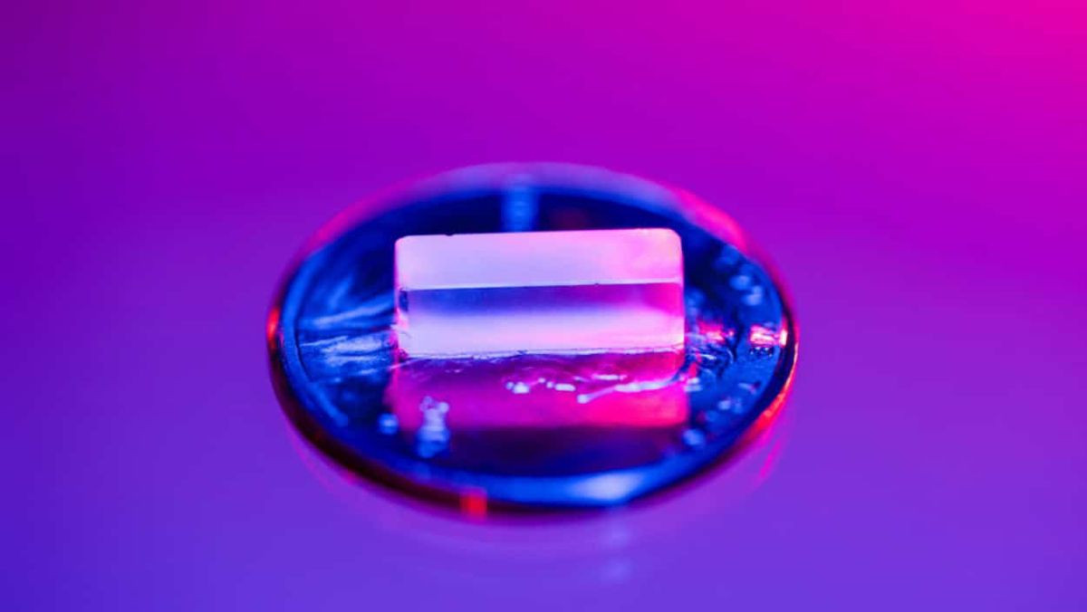 Κρύσταλλος από την Κίνα υπόσχεται 1000x πιο γρήγορα δίκτυα και απεξάρτηση από το GPS