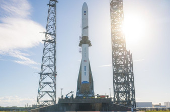 Ιστορική στιγμή για τη Blue Origin με την επιτυχημένη προσεδάφιση του πυραύλου New Glenn