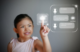 Οι ΗΠΑ σχεδιάζουν να απαγορεύσουν τα AI chatbots στους ανήλικους