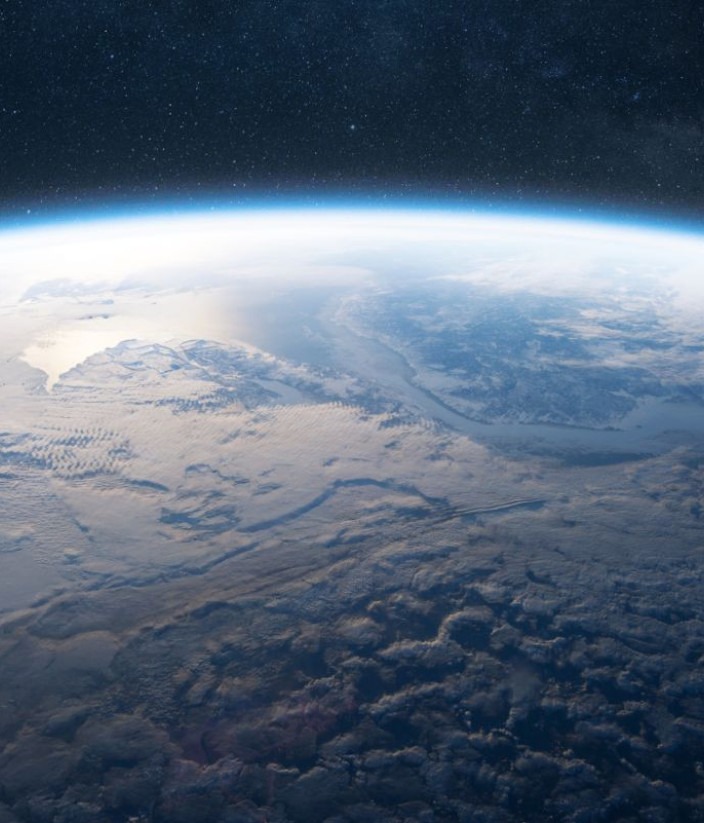 Κλείσαμε την τρύπα του όζοντος, αλλά γεμίσαμε τον πλανήτη με 335.000 τόνους «παντοτινών χημικών»...