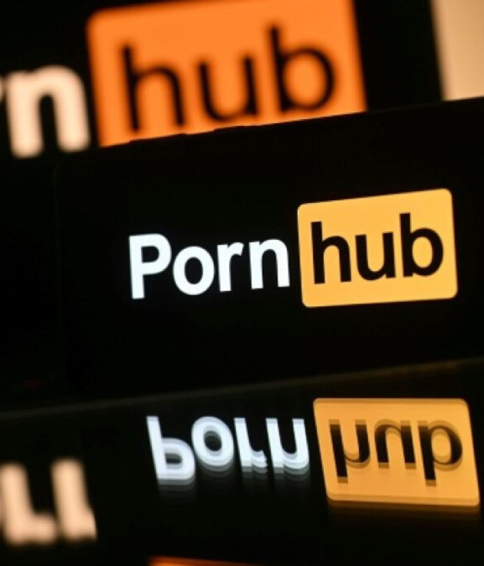 Πώς επηρεάζει τους χρήστες στην Ελλάδα η νέα έρευνα της Κομισιόν για το Pornhub και το XNXX