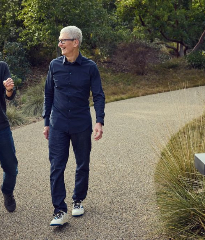 Ο Tim Cook αποχωρεί από την Apple: Νέος CEO ο John Ternus!