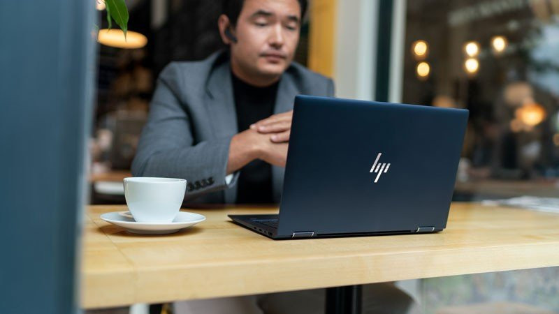 HP Elite Dragonfly: Το ελαφρύτερο compact επαγγελματικό convertible στον κόσμο | 
