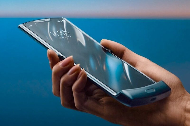 Motorola RAZR 2019: Επίσημα η αναβίωση του ως αναδιπλούμενο smartphone! |  Motorola RAZR 2019: Επίσημα η αναβίωση του ως αναδιπλούμενο smartphone! |