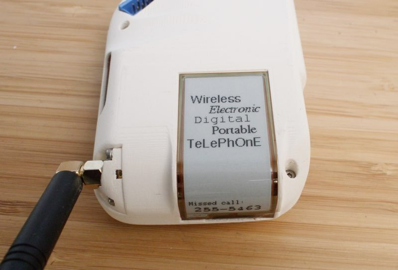 Και αυτό είναι ένα κινητό τηλέφωνο με καντράν... | 