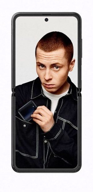 Samsung Galaxy Z Flip: Επίσημα το πρώτο αναδιπλούμενο smartphone με γυαλί στην εύκαμπτη οθόνη | 