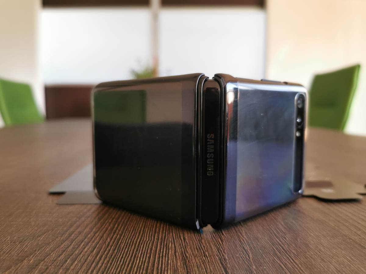 Samsung Galaxy Z Flip: Δύο εβδομάδες παρέα με το αναδιπλούμενο clamshell [Review] | 