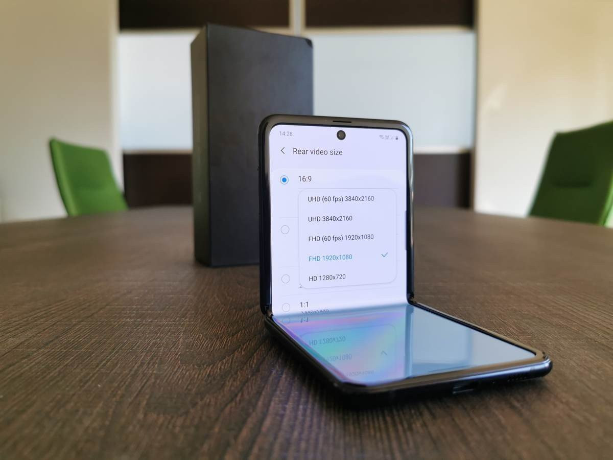 Samsung Galaxy Z Flip: Δύο εβδομάδες παρέα με το αναδιπλούμενο clamshell [Review] | 
