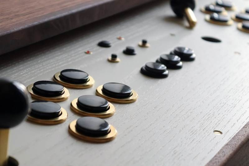 Αυτό το τραπέζι κρύβει μέσα του την arcade παιχνιδομηχανή των ονείρων μας | 