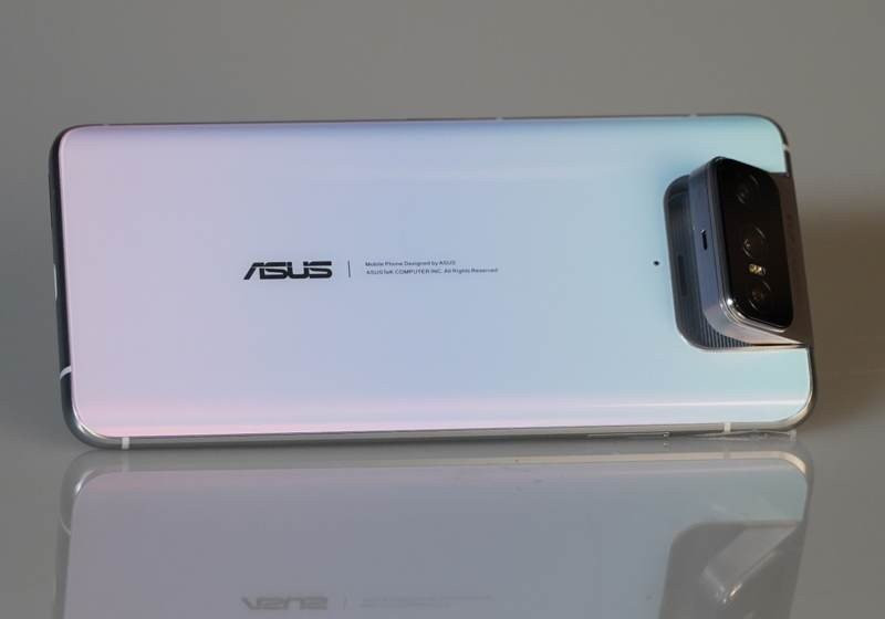 ASUS Zenfone 7 και Zenfone 7 Pro: Επίσημα οι νέες ναυαρχίδες με περιστρεφόμενη κάμερα |  ASUS Zenfone 7 και Zenfone 7 Pro: Επίσημα οι νέες ναυαρχίδες με περιστρεφόμενη κάμερα |