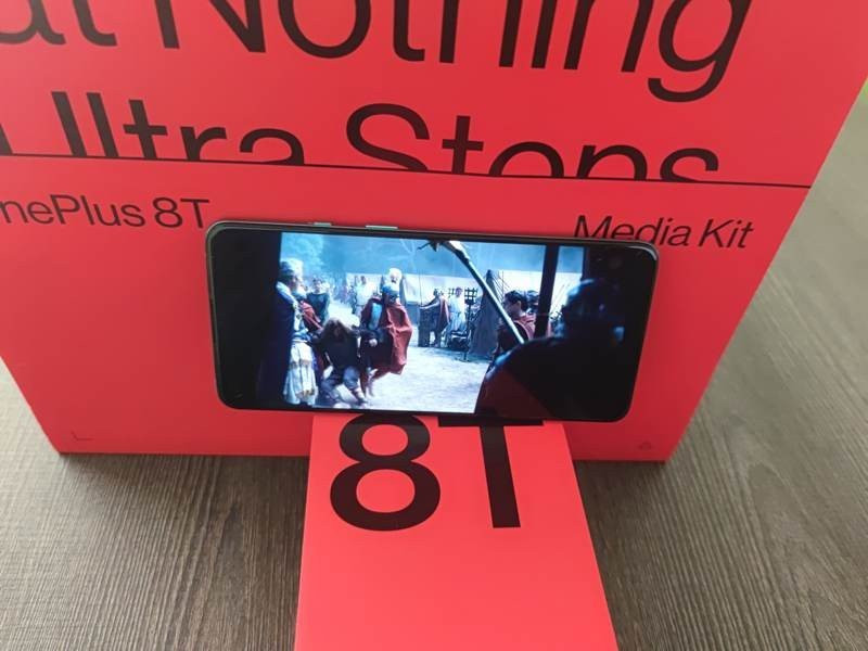 OnePlus 8T Review: Απίστευτη οθόνη, υψηλές επιδόσεις και ταχύτατη φόρτιση | 