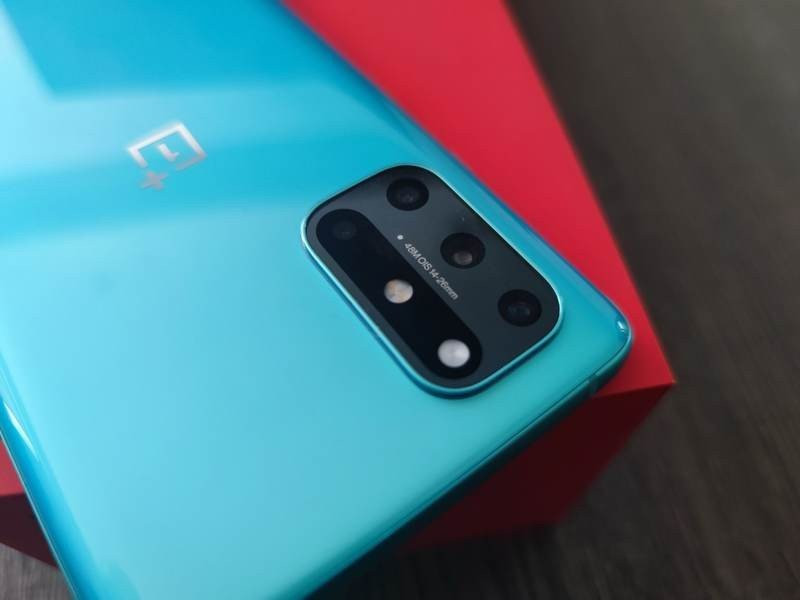 OnePlus 8T Review: Απίστευτη οθόνη, υψηλές επιδόσεις και ταχύτατη φόρτιση | 