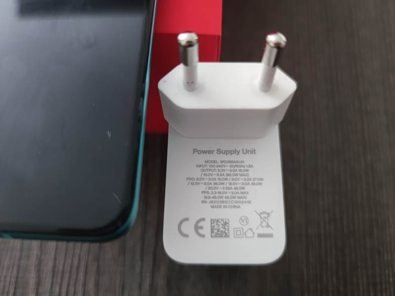 OnePlus 8T Review: Απίστευτη οθόνη, υψηλές επιδόσεις και ταχύτατη φόρτιση | 