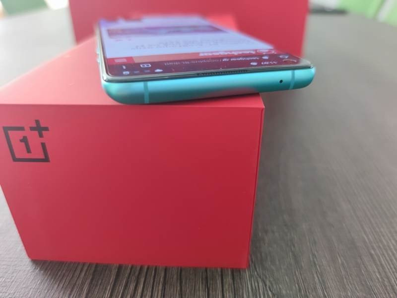 OnePlus 8T Review: Απίστευτη οθόνη, υψηλές επιδόσεις και ταχύτατη φόρτιση | 