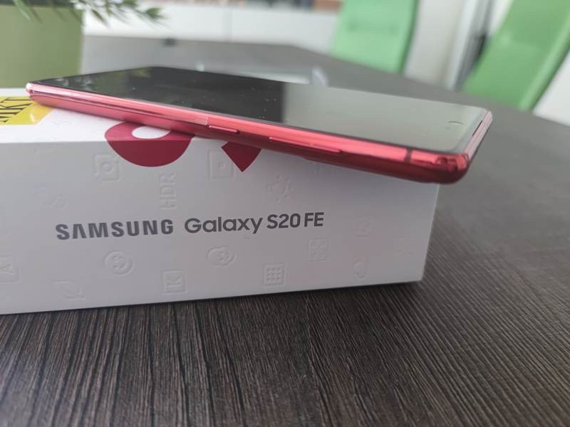 Samsung Galaxy S20 FE Review | 
